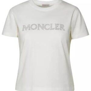 Das Written Logo T-Shirt von Moncler ist der Inbegriff von Luxus in der Welt der Freizeitmode. Dieses klassische weiße T-Shirt besteht aus 100 % Baumwolle und bietet Stil und Komfort zugleich. Das minimalistische Design mit dem schlichten Logo-Scritta verleiht deinem Alltagslook einen Hauch von Eleganz. Dieses Moncler T-Shirt ist ein vielseitiges Kleidungsstück