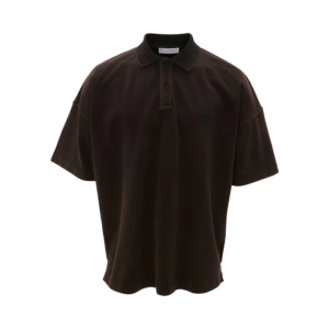 Polo T-Shirt in BraunVintage OptikKragen mit KnöpfenKurze ÄrmelAnker Motiv auf der BrustGerader SaumSchließer geschnitten