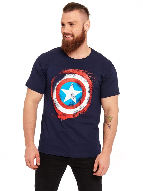 CAPTAIN AMERICA HERREN T-SHIRTMarke: MarvelModell: Captain America Sign T-ShirtProdukt Nr.: 37055Farbe: blauMaterial: 100 % BaumwolleCaptain America