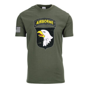 T-Shirt mit dem 101st Airborne Eagle-Logo. Der Screaming Eagle ist das Symbol der 101st Airborne Division und ist bekannt für seine wichtige Rolle in der D-Day Normandie und Serien wie Band of Brothers. Das T-Shirt ist bequem