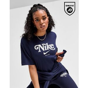 Gönnen Sie sich einen sportlichen Look und entspannen Sie sich mit diesem Energy Boyfriend T-Shirt für Damen von Nike. Dieses übergroße Oberteil in der Farbe Obsidian besteht aus weichem Baumwollstoff für alltäglichen Komfort. Es hat einen klassischen Rundhalskragen