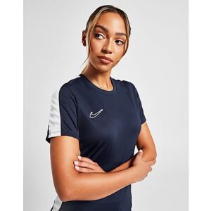 Trainieren Sie mit diesem Academy T-Shirt für Frauen von Nike. Dieses Standard-Fit-T-Shirt in Obsidian-Farbe ist aus glattem